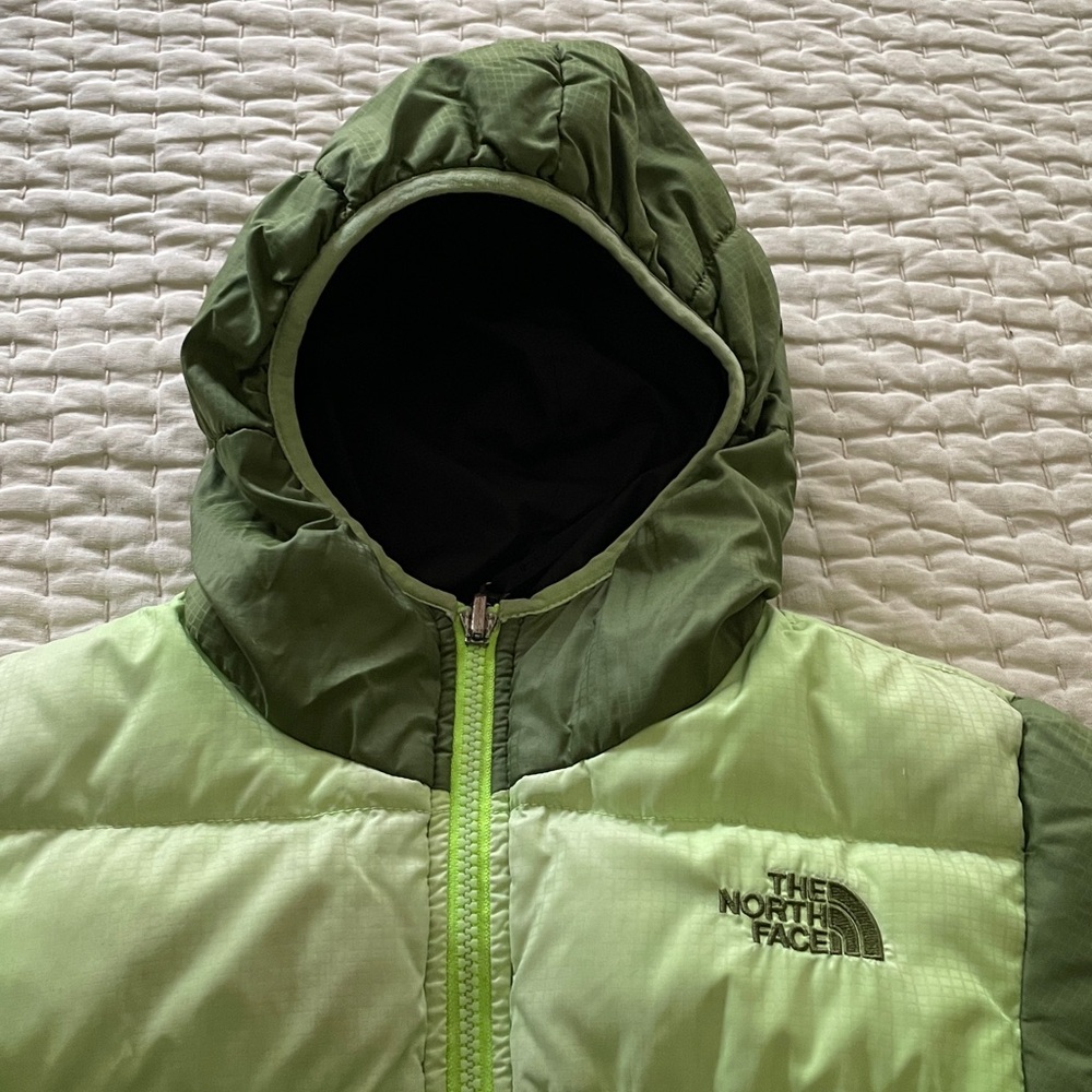 The North Face 550 Down Puffer Reversible Hooded Boy's 7/8 Jacket Black Green - Picture 2 of 10